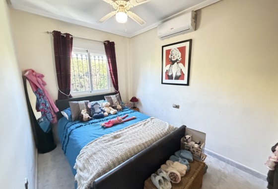 Resale - Villa - Villamartin