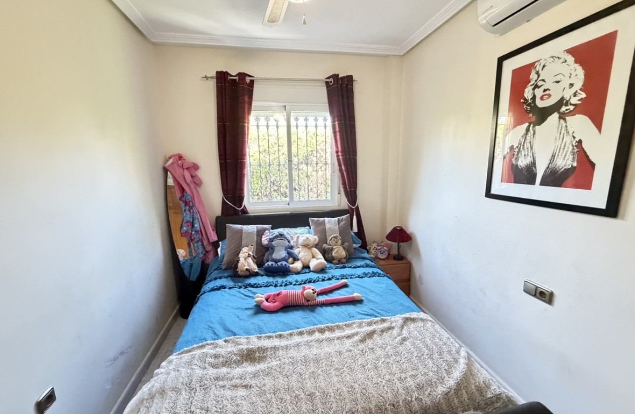 Resale - Villa - Villamartin