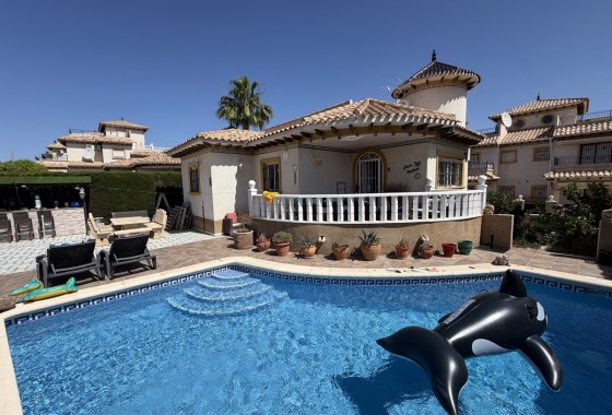 Resale - Villa - Villamartin