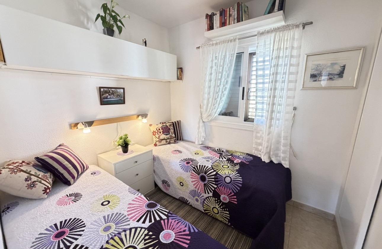 Resale - Apartment / flat - Cabo Roig