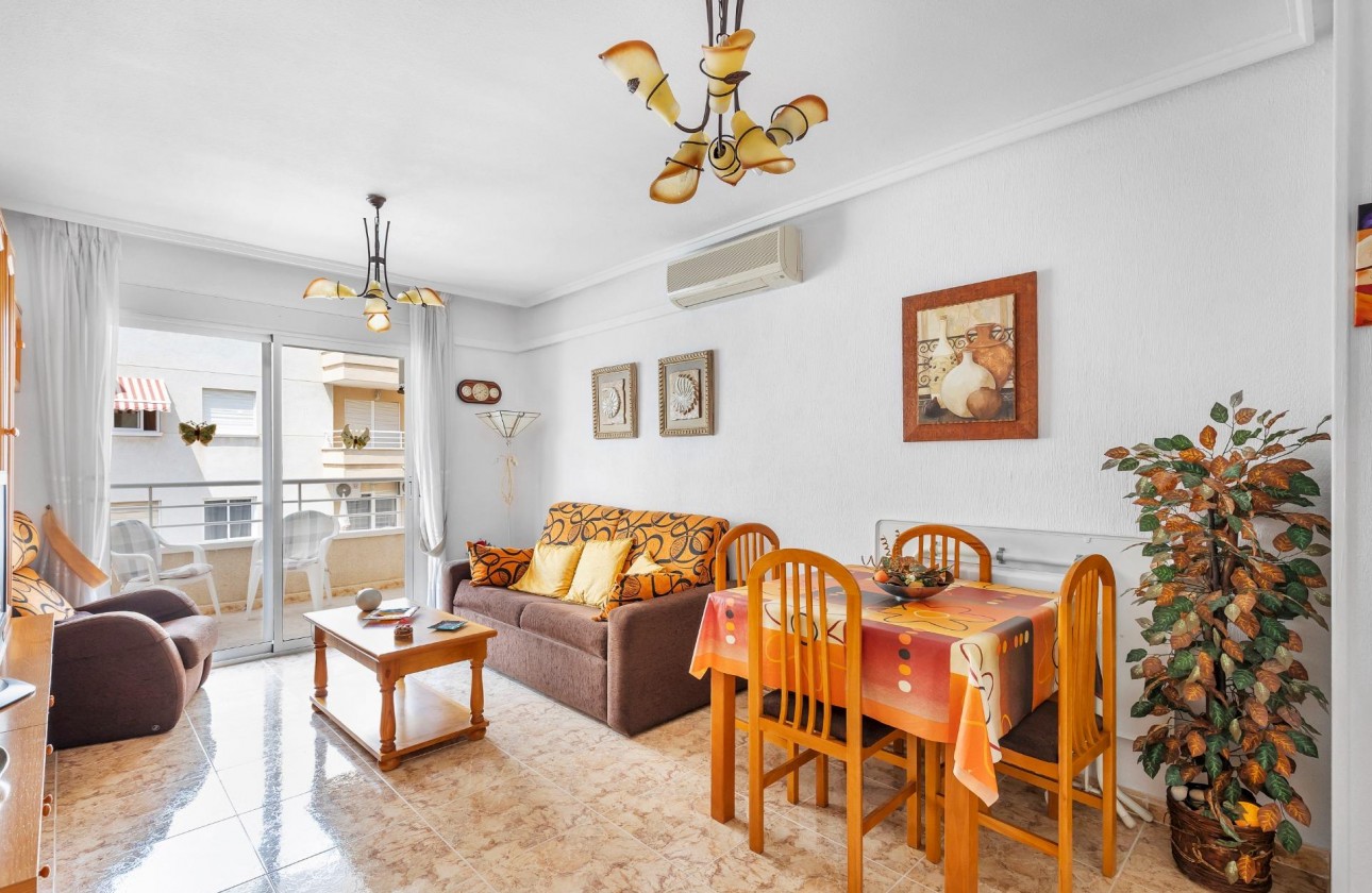 Resale - Apartment / flat - Torrevieja - Estacion de autobuses