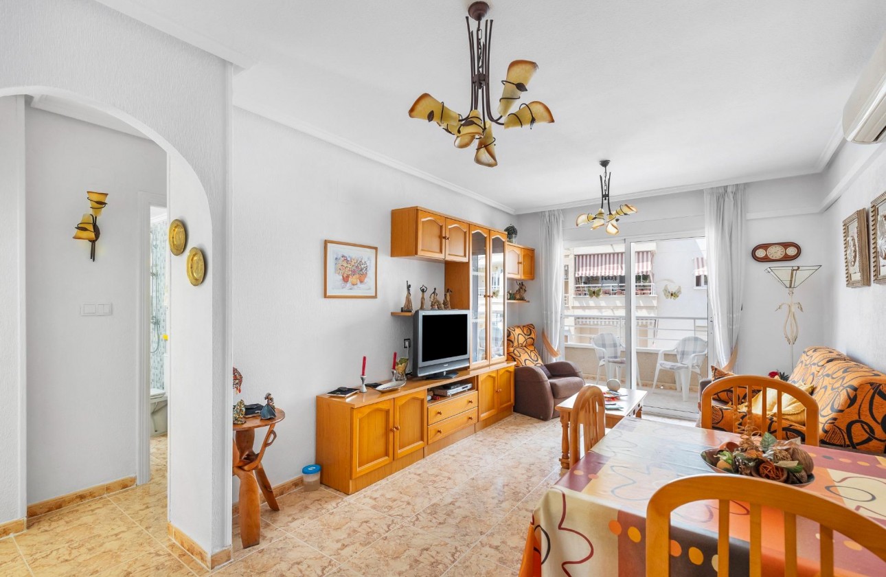 Resale - Apartment / flat - Torrevieja - Estacion de autobuses