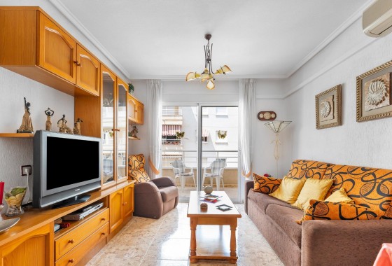 Resale - Apartment / flat - Torrevieja - Estacion de autobuses