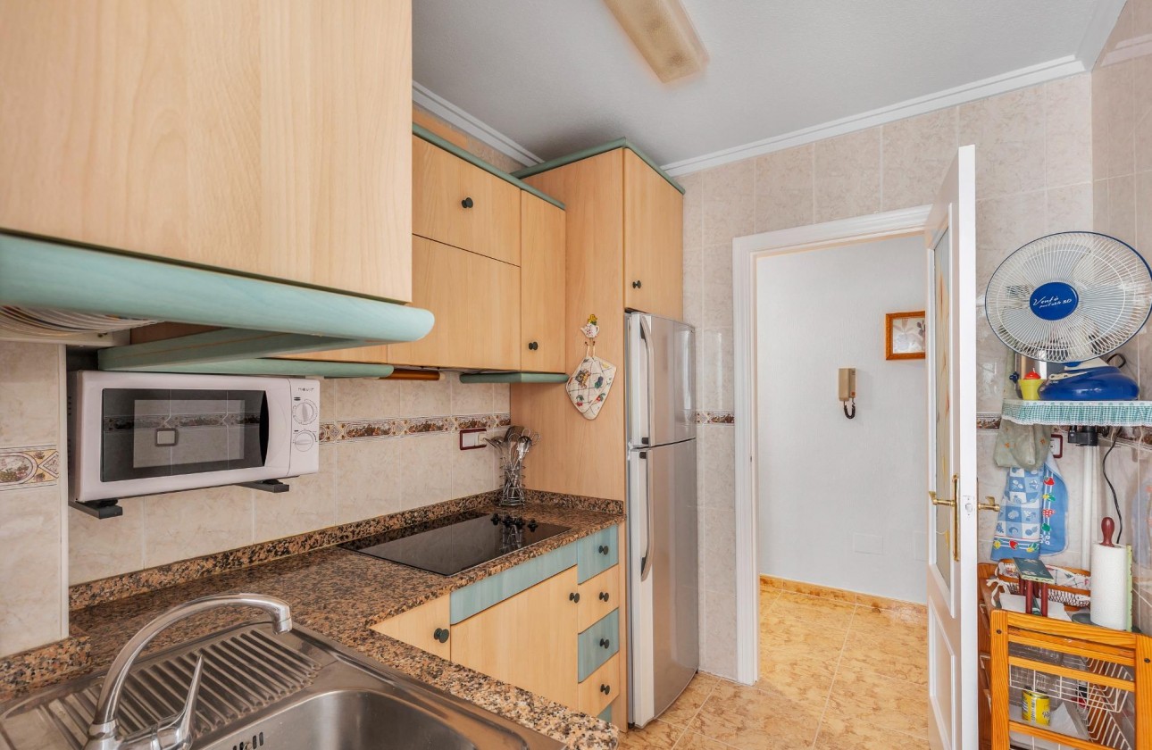 Resale - Apartment / flat - Torrevieja - Estacion de autobuses