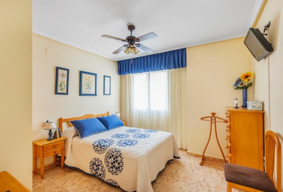 Resale - Apartment / flat - Torrevieja - Estacion de autobuses