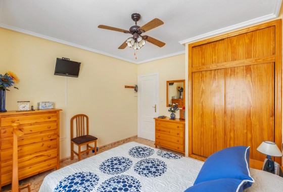Resale - Apartment / flat - Torrevieja - Estacion de autobuses