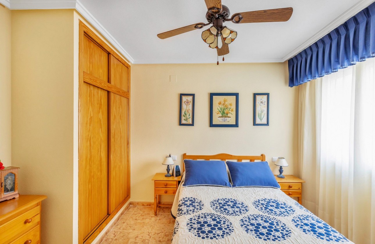 Resale - Apartment / flat - Torrevieja - Estacion de autobuses