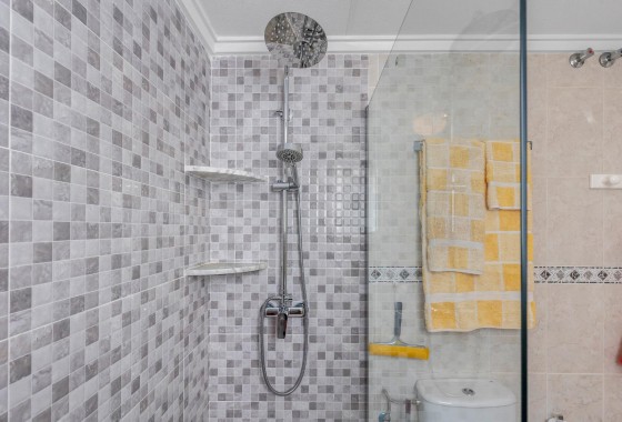 Resale - Apartment / flat - Torrevieja - Estacion de autobuses