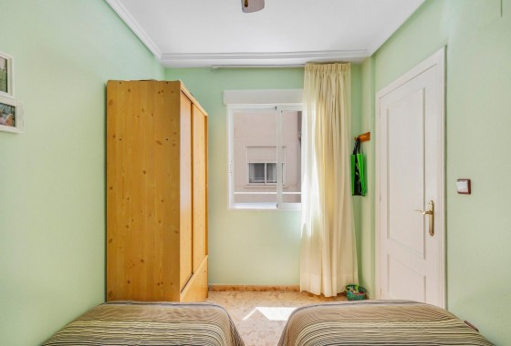 Resale - Apartment / flat - Torrevieja - Estacion de autobuses