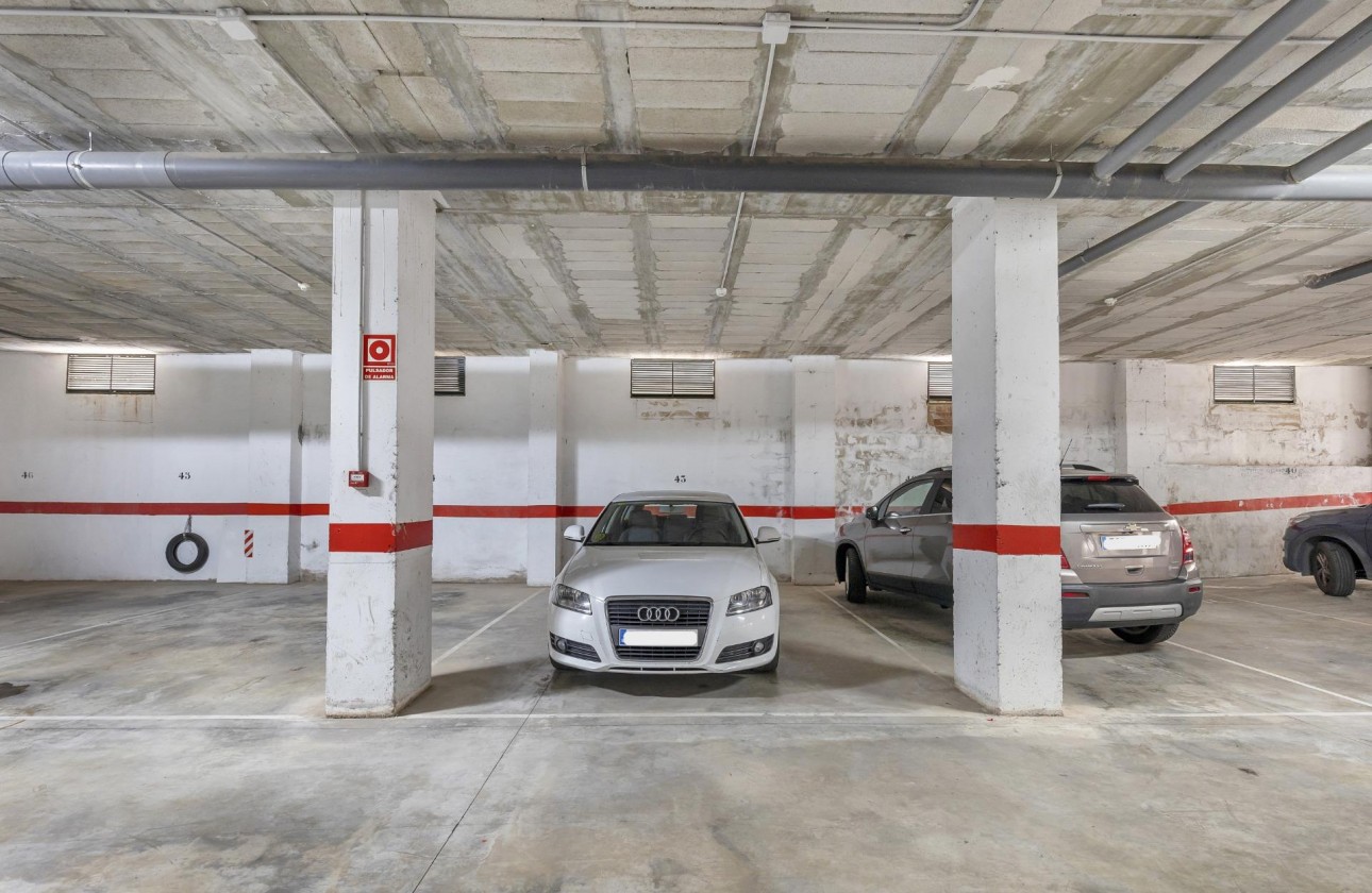 Resale - Apartment / flat - Torrevieja - Estacion de autobuses