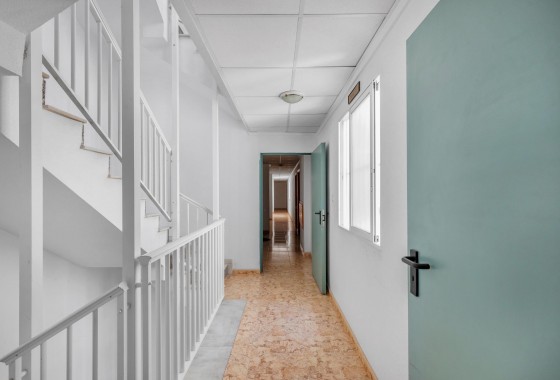 Resale - Apartment / flat - Torrevieja - Estacion de autobuses