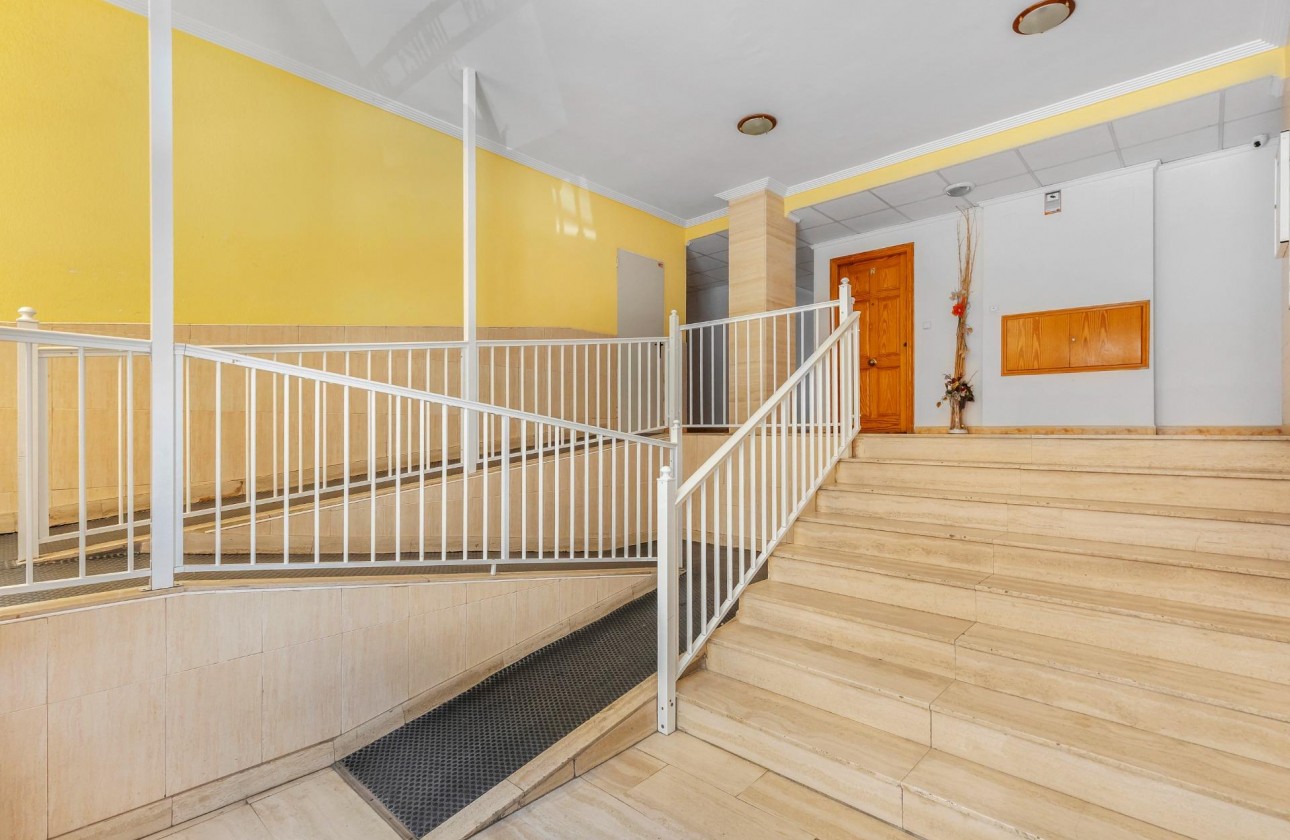 Resale - Apartment / flat - Torrevieja - Estacion de autobuses