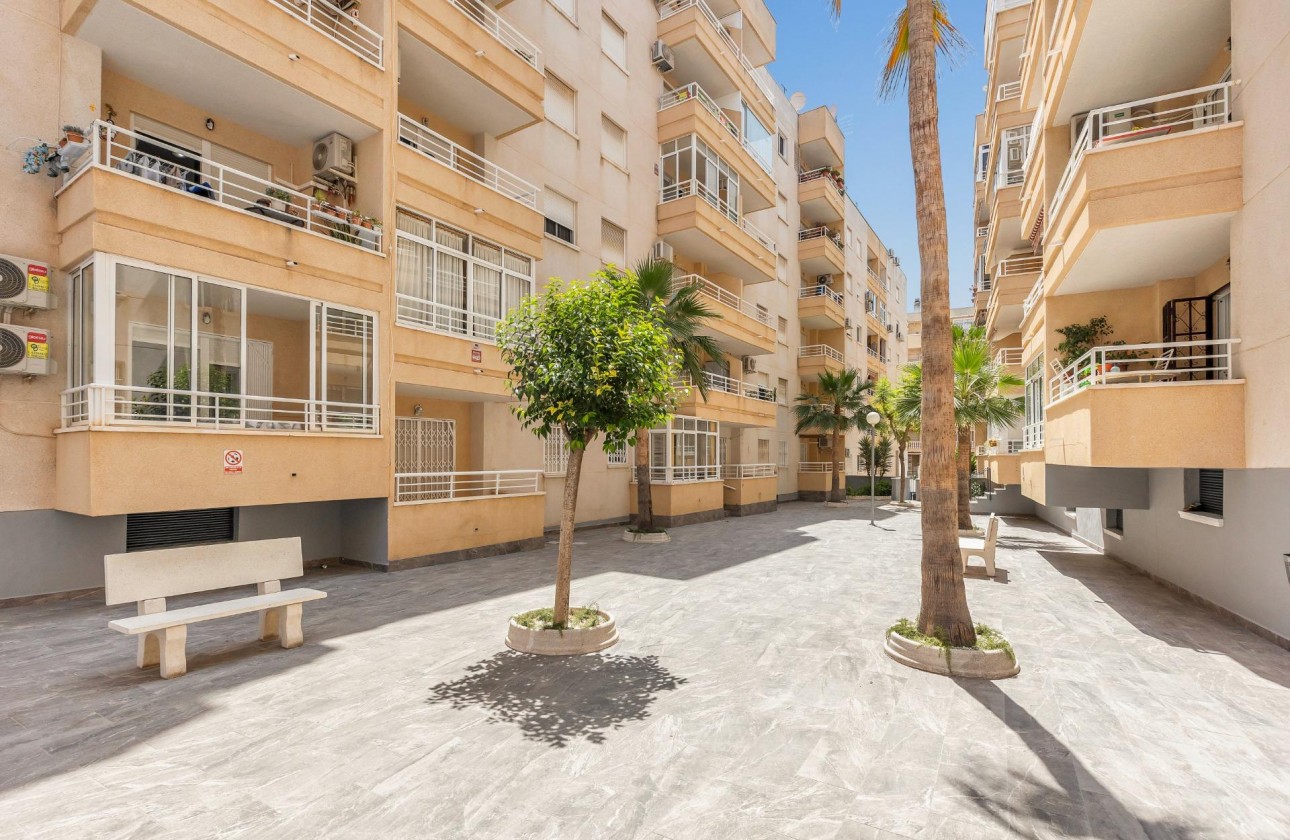 Resale - Apartment / flat - Torrevieja - Estacion de autobuses