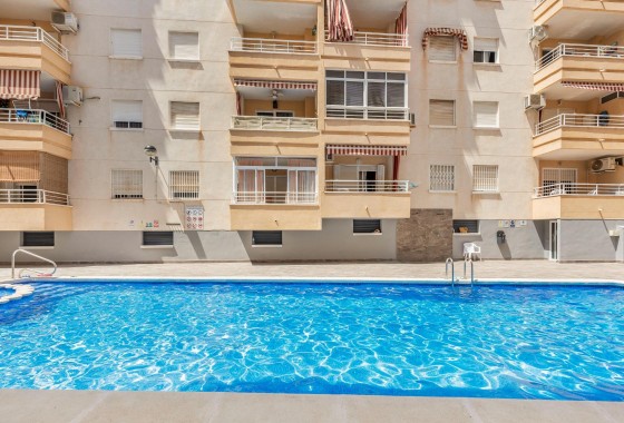 Resale - Apartment / flat - Torrevieja - Estacion de autobuses