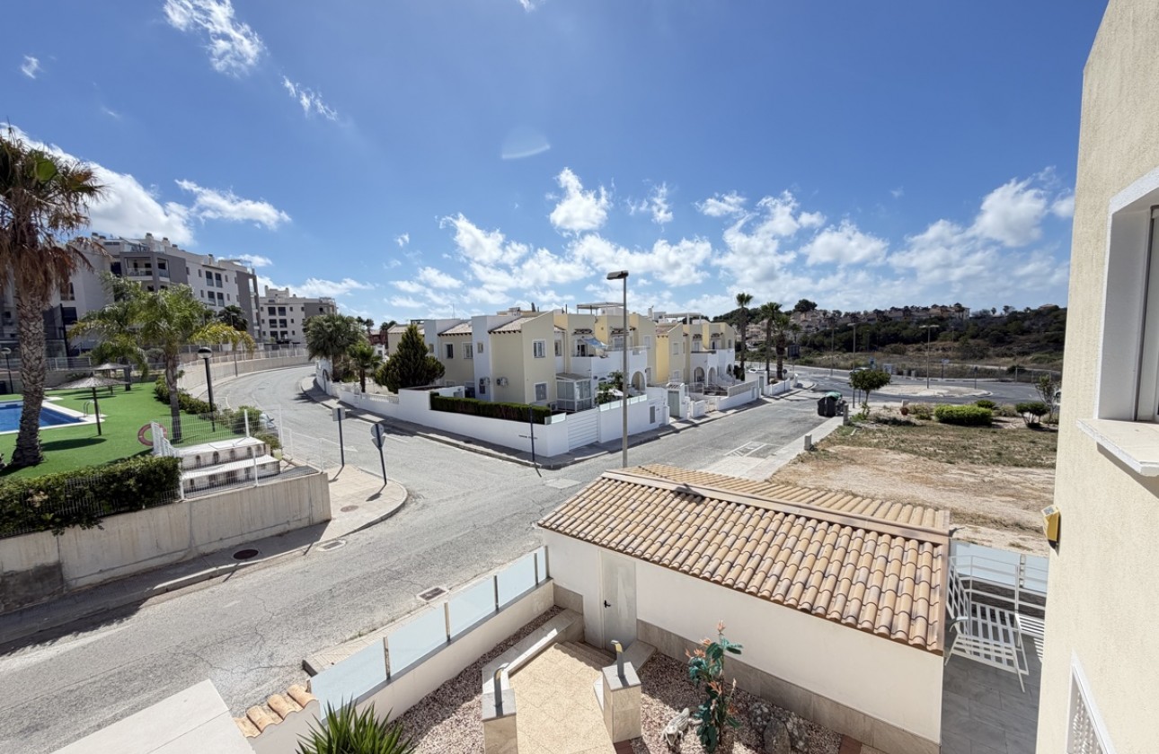Resale - Apartment / flat - Villamartin