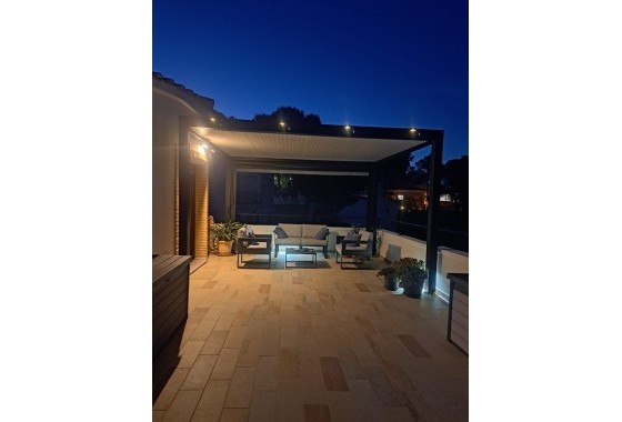 Resale - Villa - Pinar de Campoverde