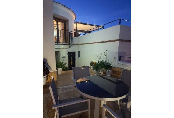 Resale - Villa - Pinar de Campoverde