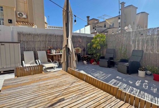 Resale - Villa - Orihuela Costa - Villamartín