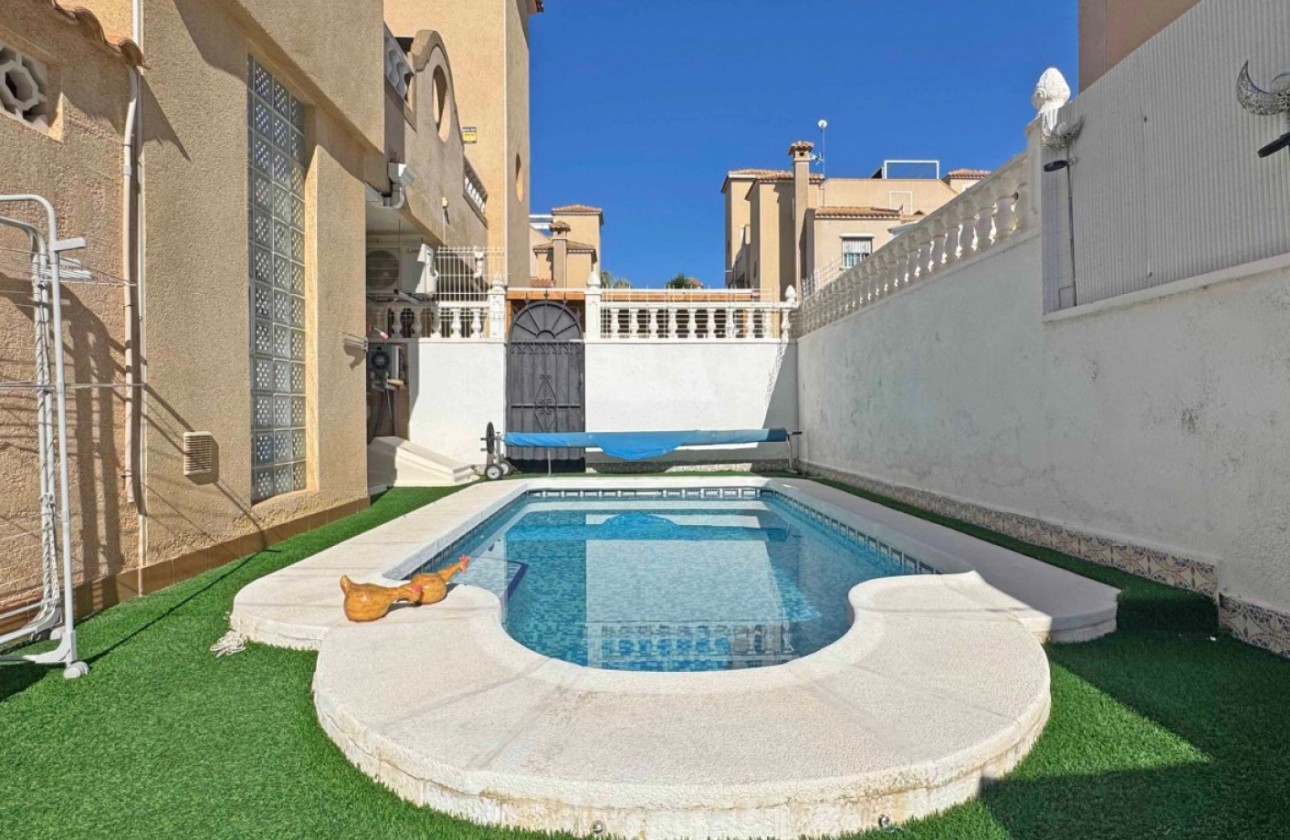 Resale - Villa - Orihuela Costa - Villamartín
