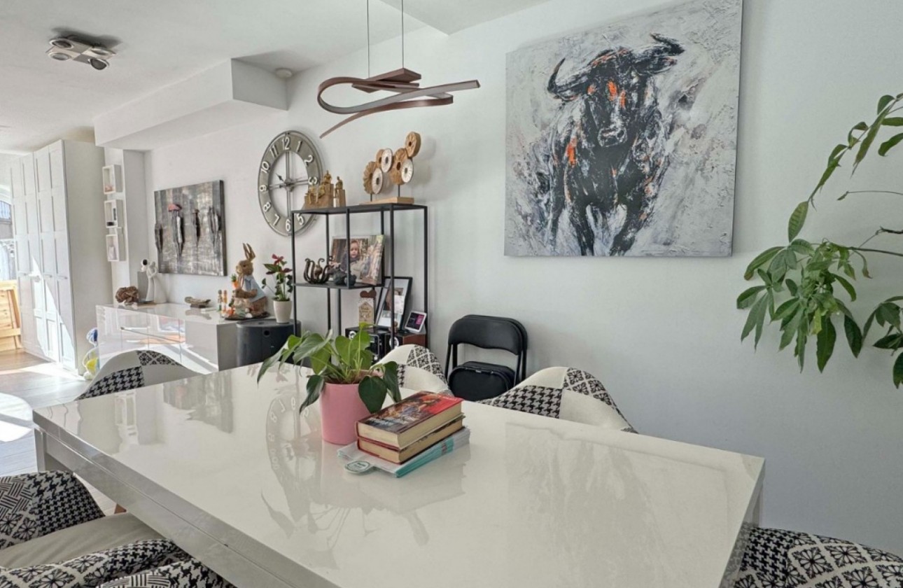 Resale - Villa - Orihuela Costa - Villamartín