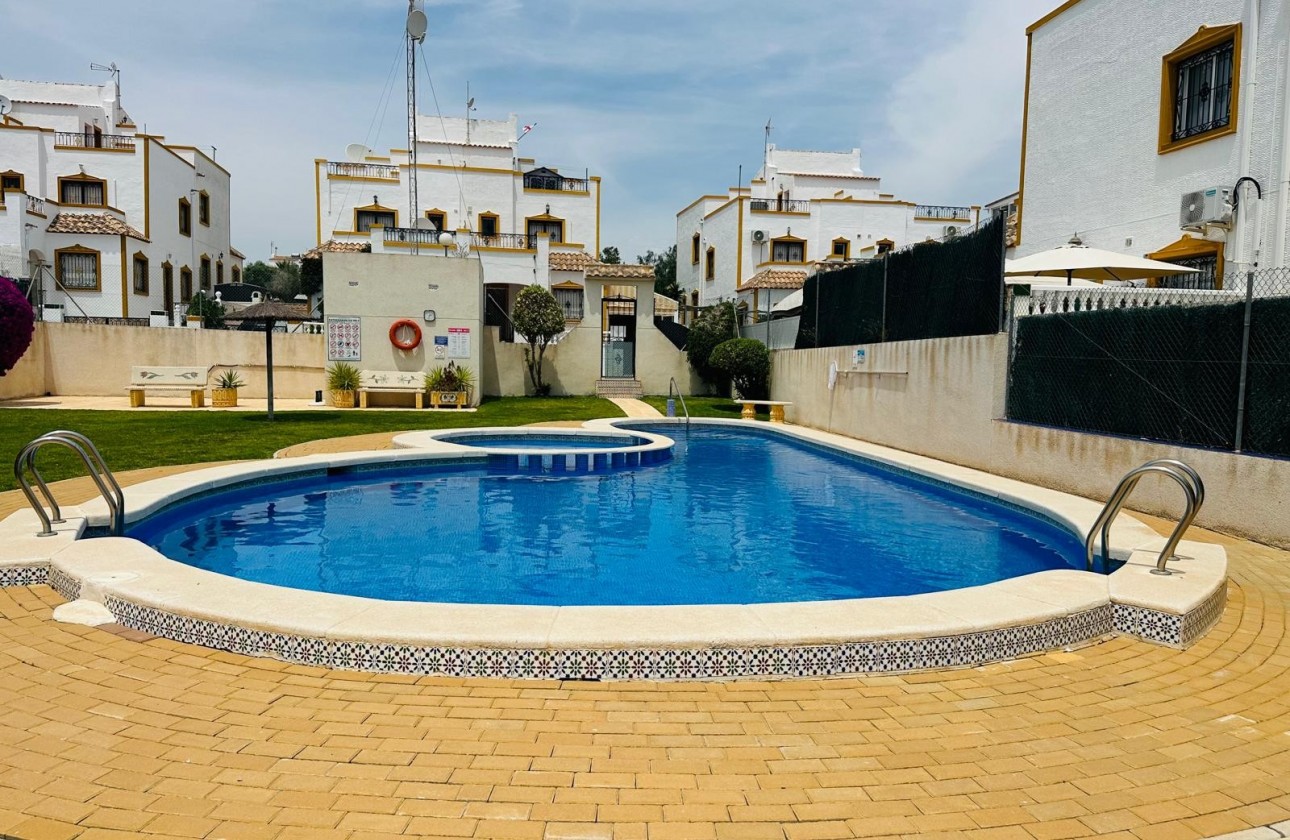 Revente - Villa - Orihuela - Entre Naranjos Vistabella