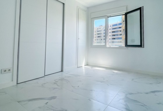 Resale - Apartment / flat - Orihuela Costa - Punta Prima