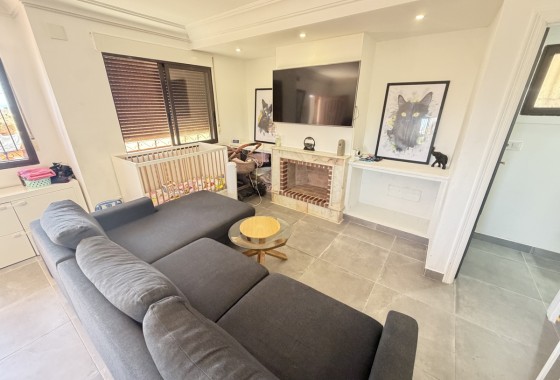 Resale - Villa - Villamartin