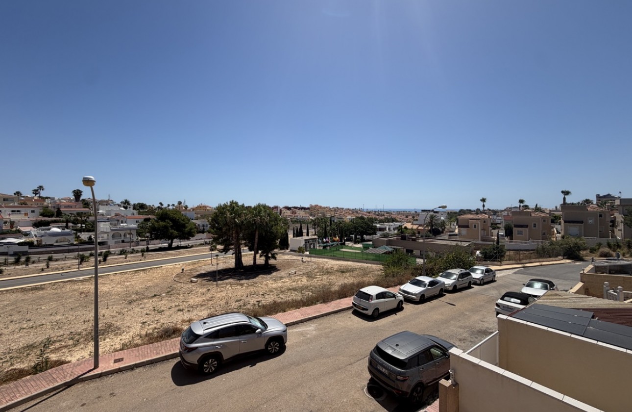 Resale - Villa - Villamartin