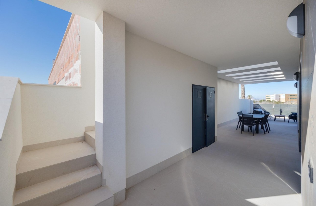 Nueva construcción  - Chalet - Torrevieja - Parque Acuático - Sector 25