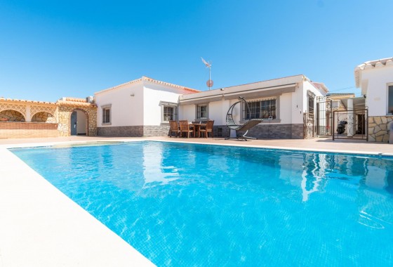 Resale - Villa - Torrevieja - Torreta florida
