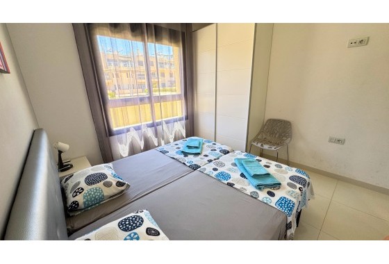 Resale - Apartment / flat - Pilar de la Horadada - La Torre De La Horadada