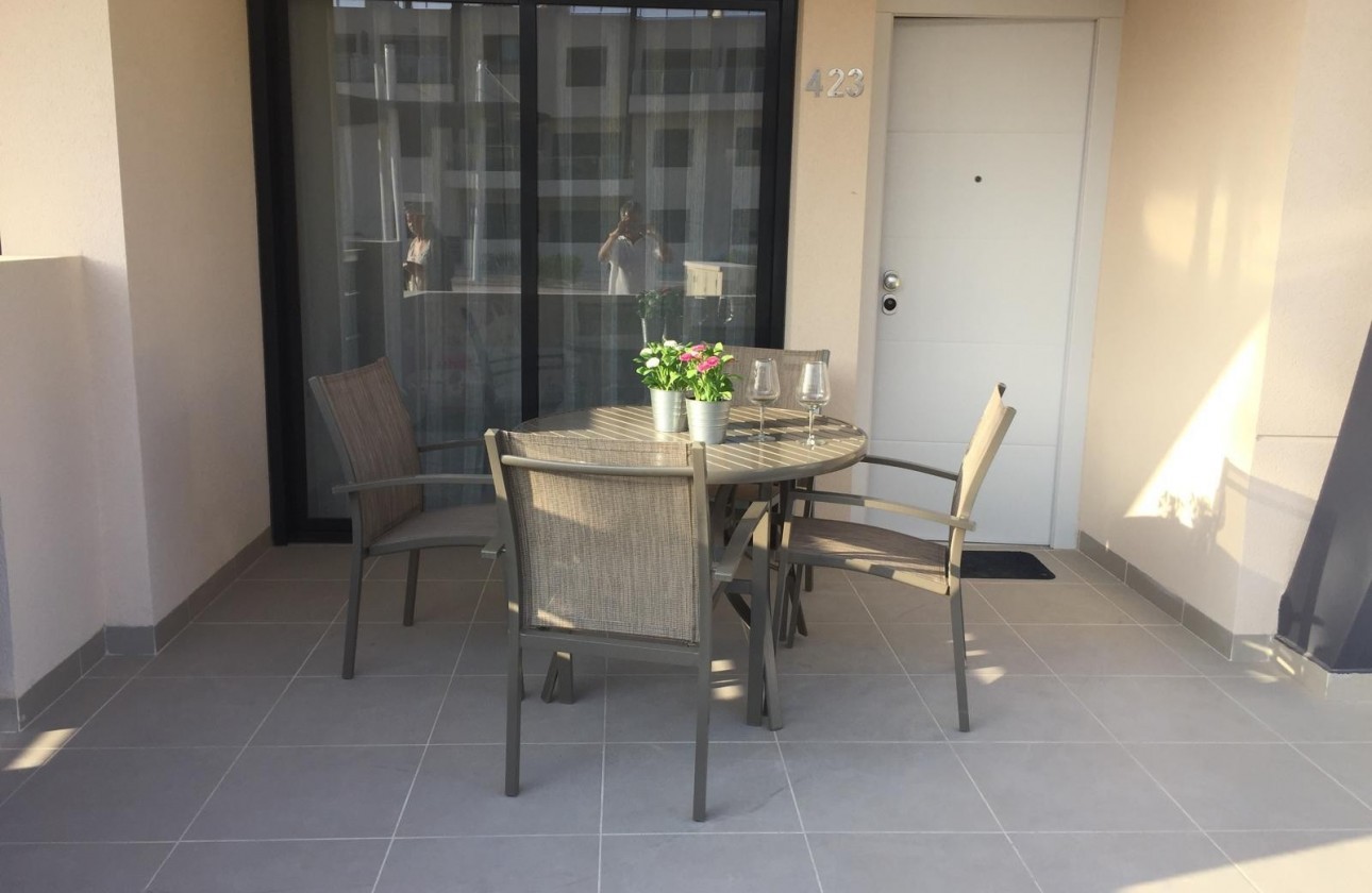 Resale - Apartment / flat - Pilar de la Horadada - La Torre De La Horadada