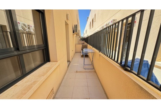 Resale - Apartment / flat - Pilar de la Horadada - La Torre De La Horadada