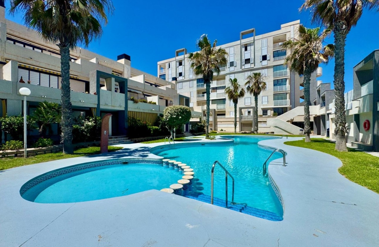 Resale - Apartment / flat - Torrevieja - La Mata