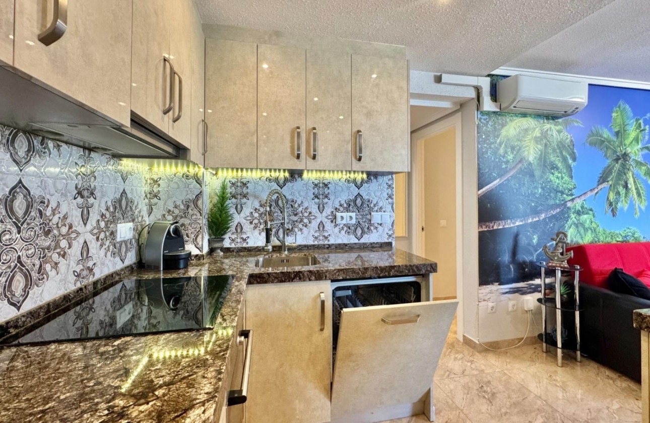 Resale - Apartment / flat - Torrevieja - La Mata