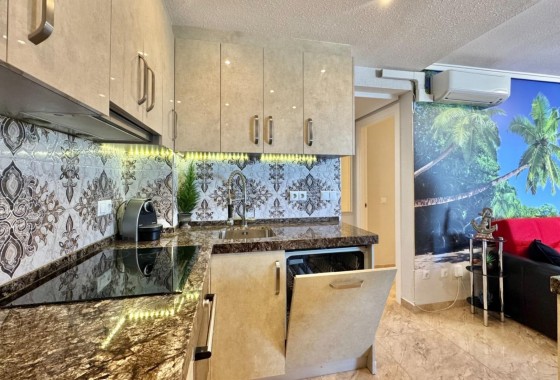 Resale - Apartment / flat - Torrevieja - La Mata