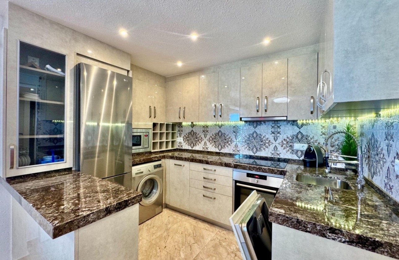 Resale - Apartment / flat - Torrevieja - La Mata