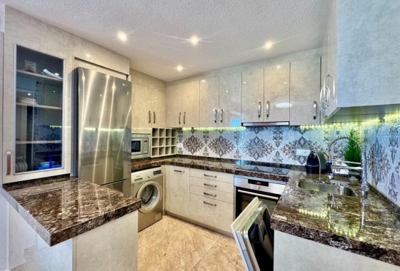 Resale - Apartment / flat - Torrevieja - La Mata
