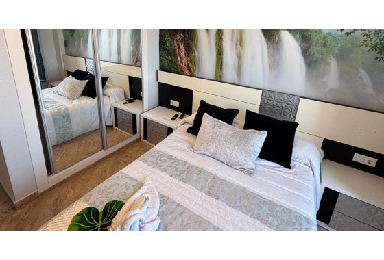 Resale - Apartment / flat - Torrevieja - La Mata