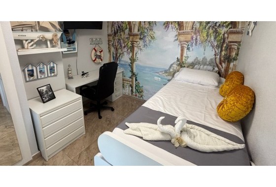 Resale - Apartment / flat - Torrevieja - La Mata