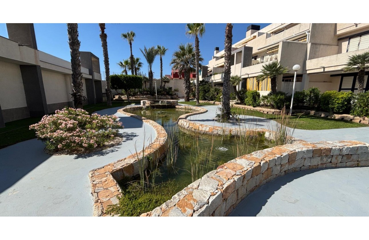 Resale - Apartment / flat - Torrevieja - La Mata