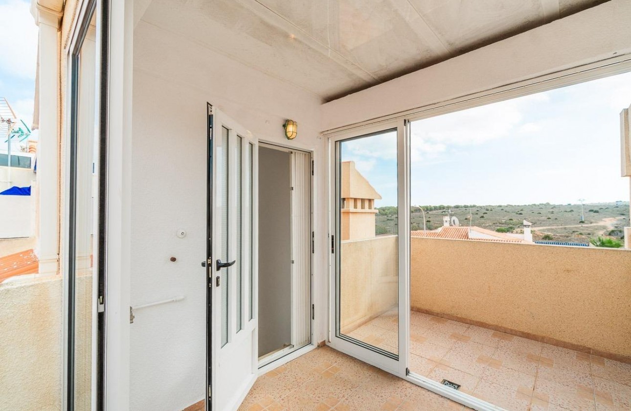 Resale - Villa - Torrevieja - La Siesta - El Salado - Torreta