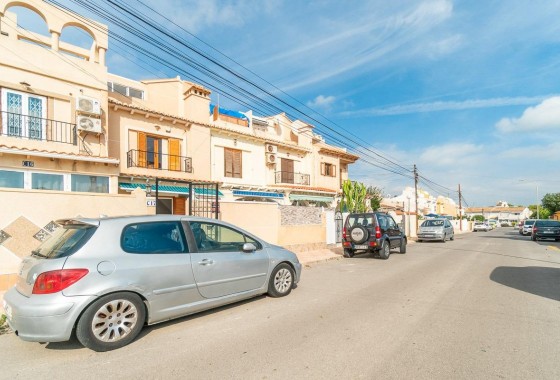 Resale - Villa - Torrevieja - La Siesta - El Salado - Torreta