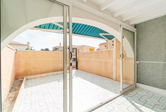 Resale - Villa - Torrevieja - La Siesta - El Salado - Torreta