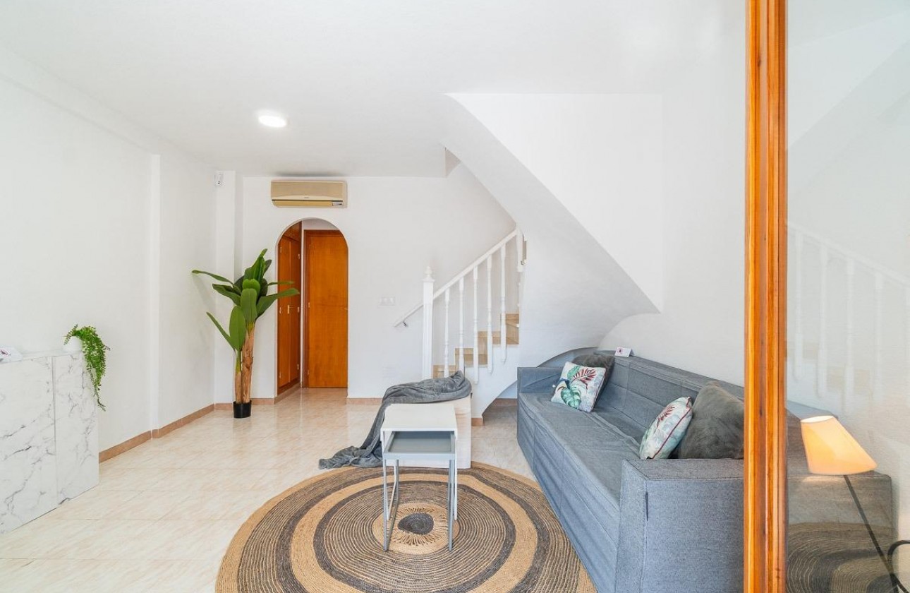 Resale - Villa - Torrevieja - La Siesta - El Salado - Torreta