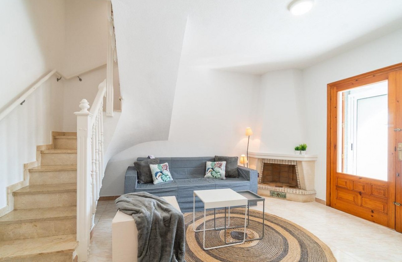 Resale - Villa - Torrevieja - La Siesta - El Salado - Torreta