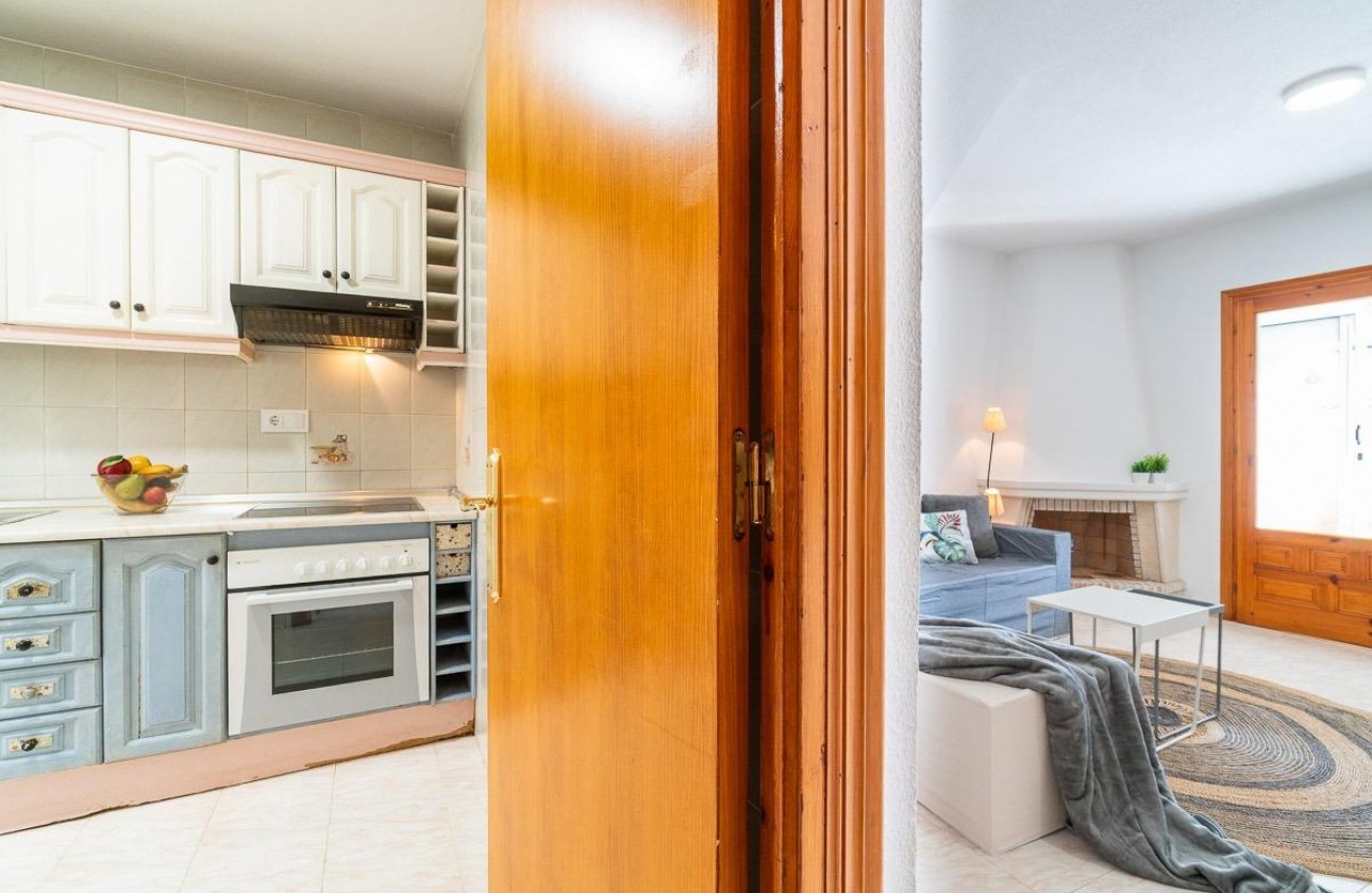 Resale - Villa - Torrevieja - La Siesta - El Salado - Torreta