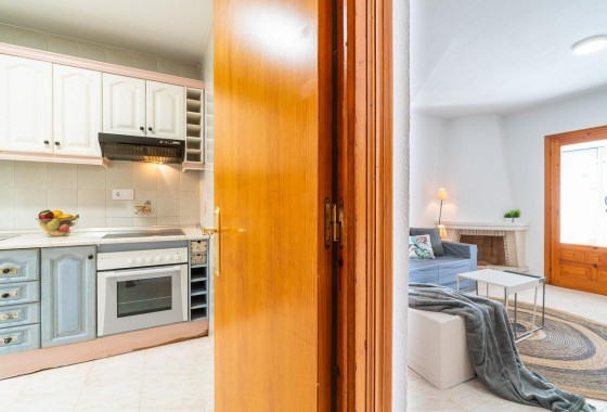 Resale - Villa - Torrevieja - La Siesta - El Salado - Torreta