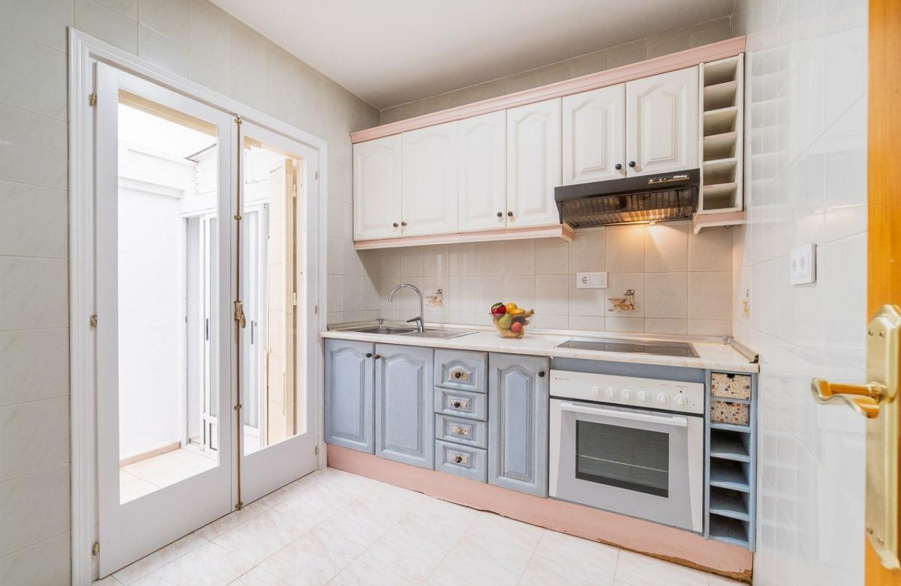 Resale - Villa - Torrevieja - La Siesta - El Salado - Torreta
