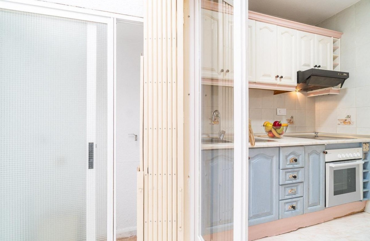 Resale - Villa - Torrevieja - La Siesta - El Salado - Torreta